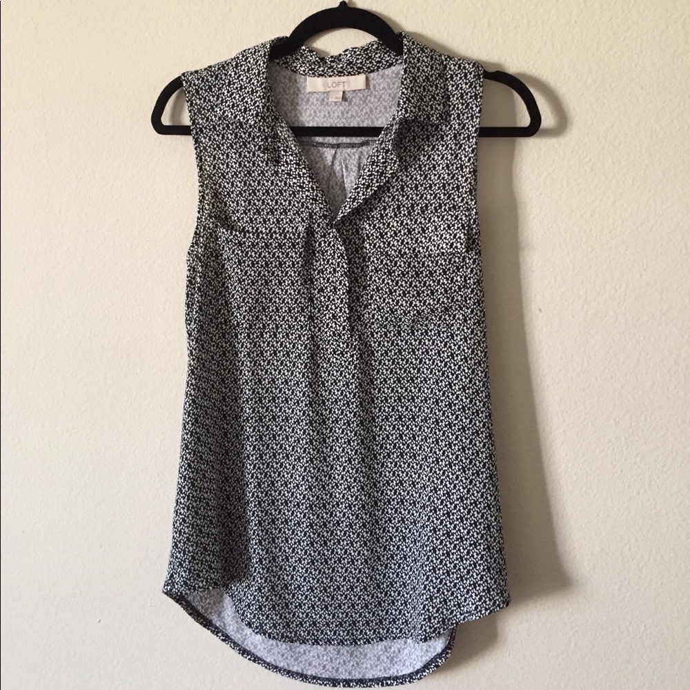 Printed sleeveless blouse