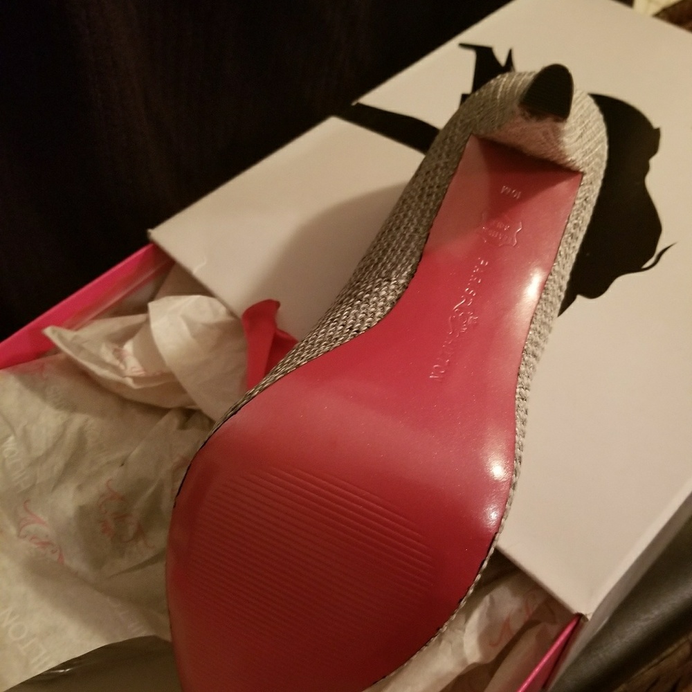 Shoes - Picture 4 of 4