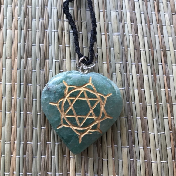 Heart Chakra Crystal PENDANT - Picture 2 of 5