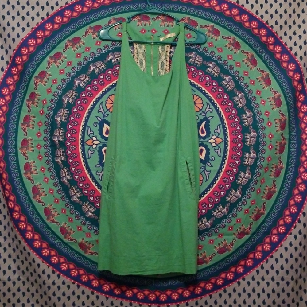 Boutique dress w/ adorable back