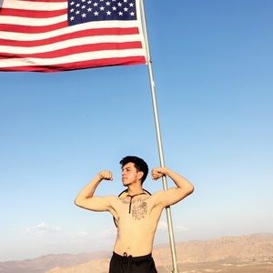 Meet your Posher, Bobby