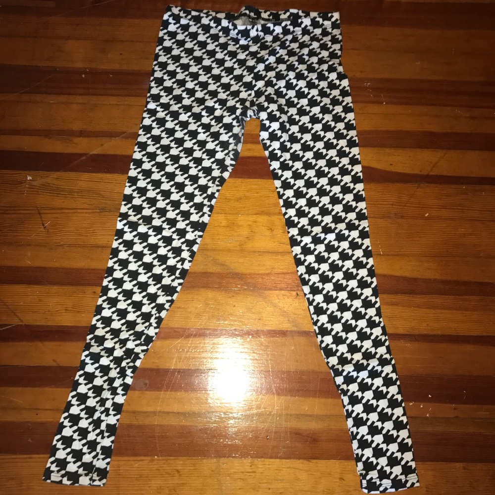 Black and white retro leggings