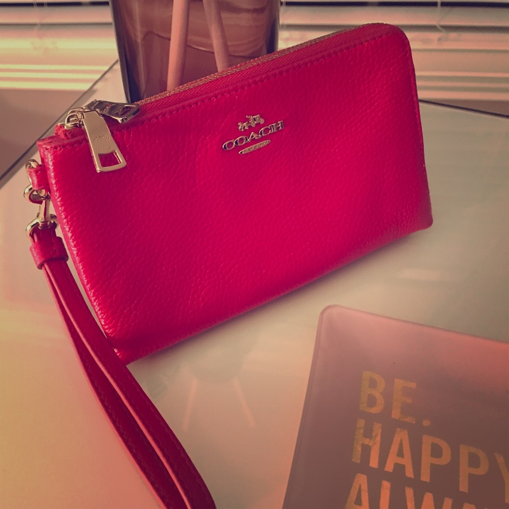 Coach Wristlet Pink