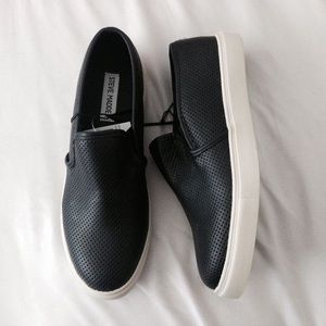 Steve Madden slip on