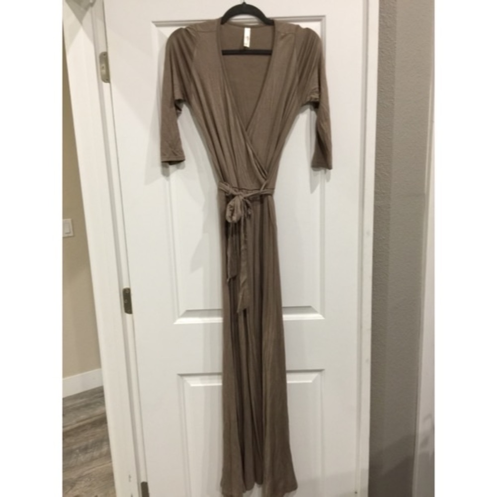 Loveapella EUC flowy neutral Maxi-fall staple