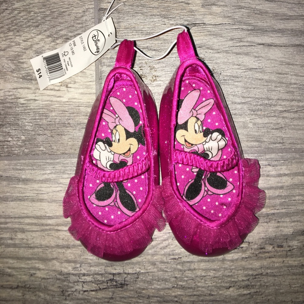 Disney 👑 size 12-18 month old flats! 🎀