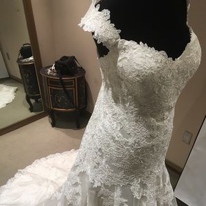 Essence of Australia Wedding Gown - New with Tags!