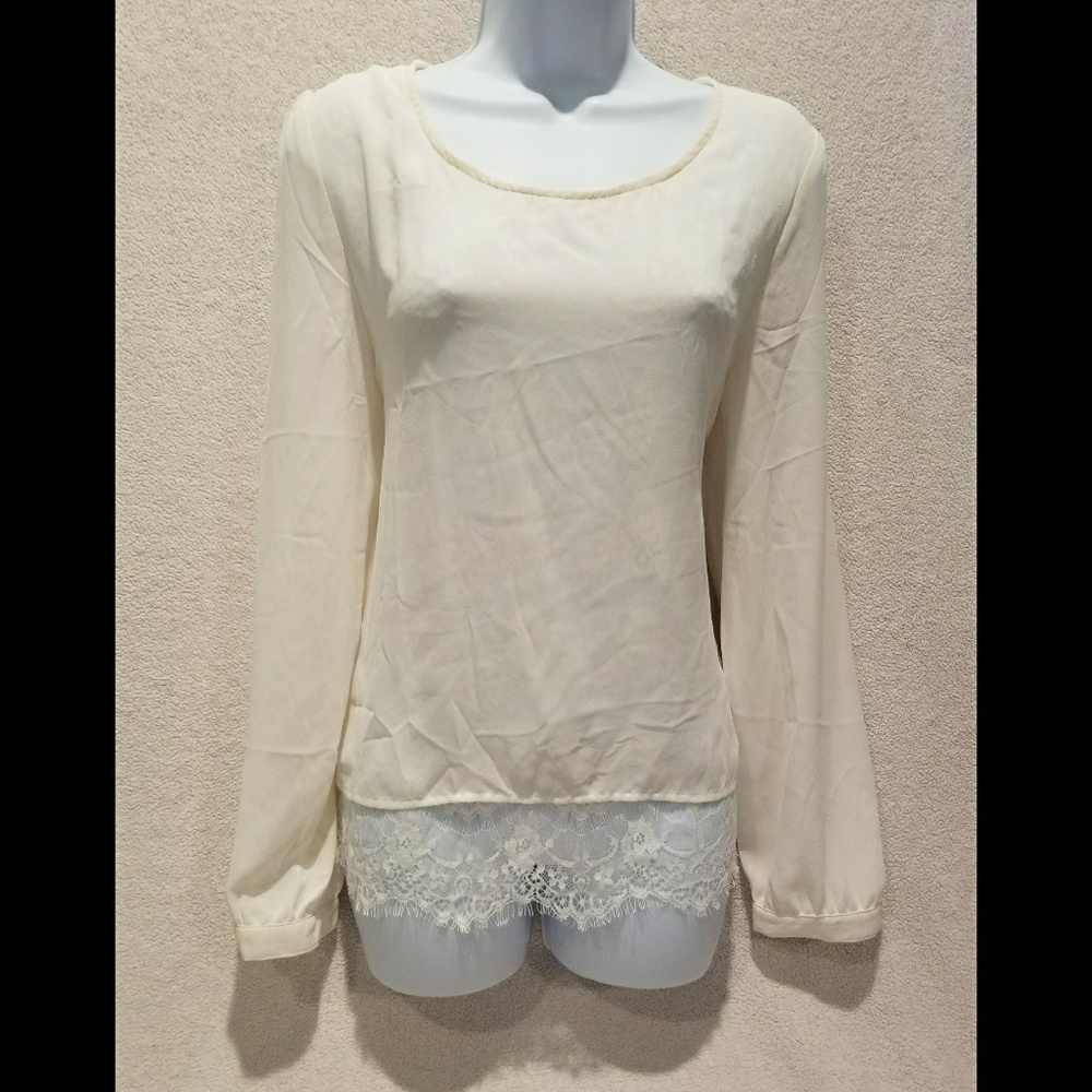 Mine blouse size large