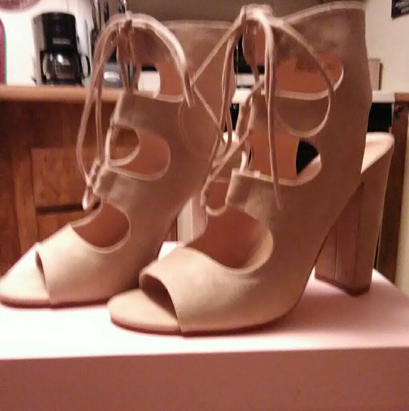 JustFab Shoes - Ladies 👠 heels