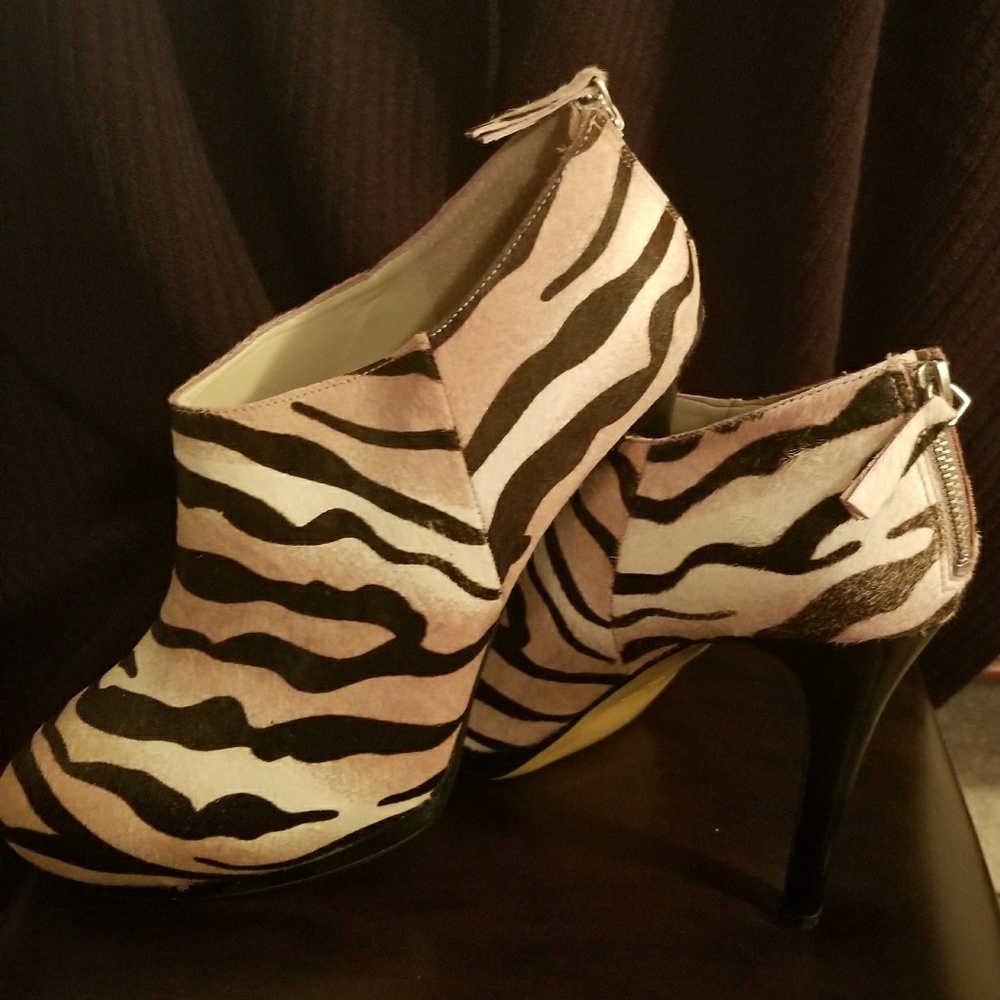 Shoes - Picture 3 of 4