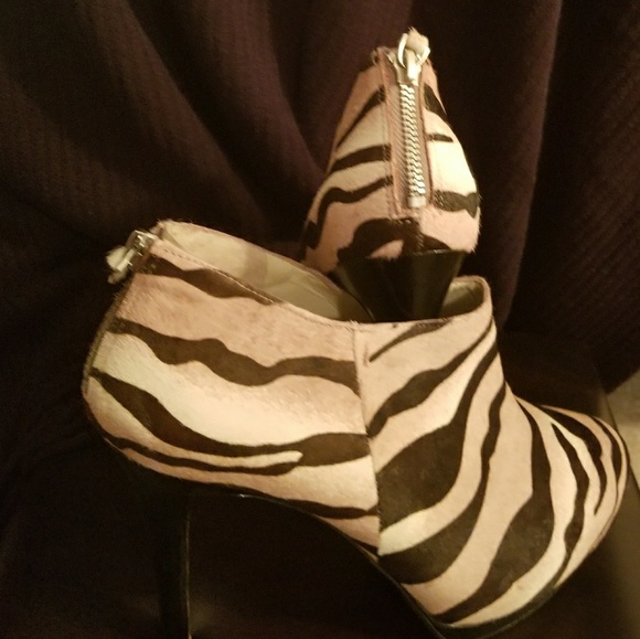 Shoes - Picture 2 of 4