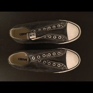 Women's 8.5 Slip on Converse