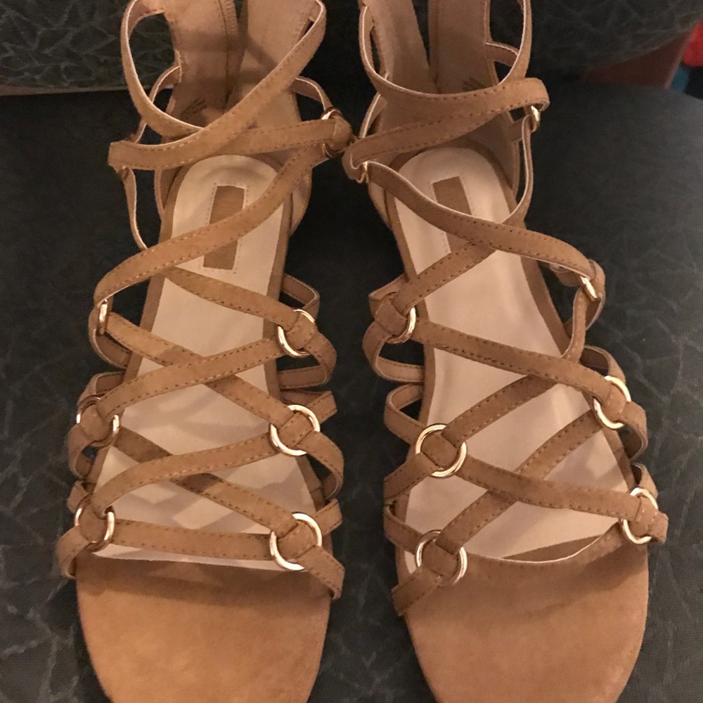 Sandals - Picture 2 of 4