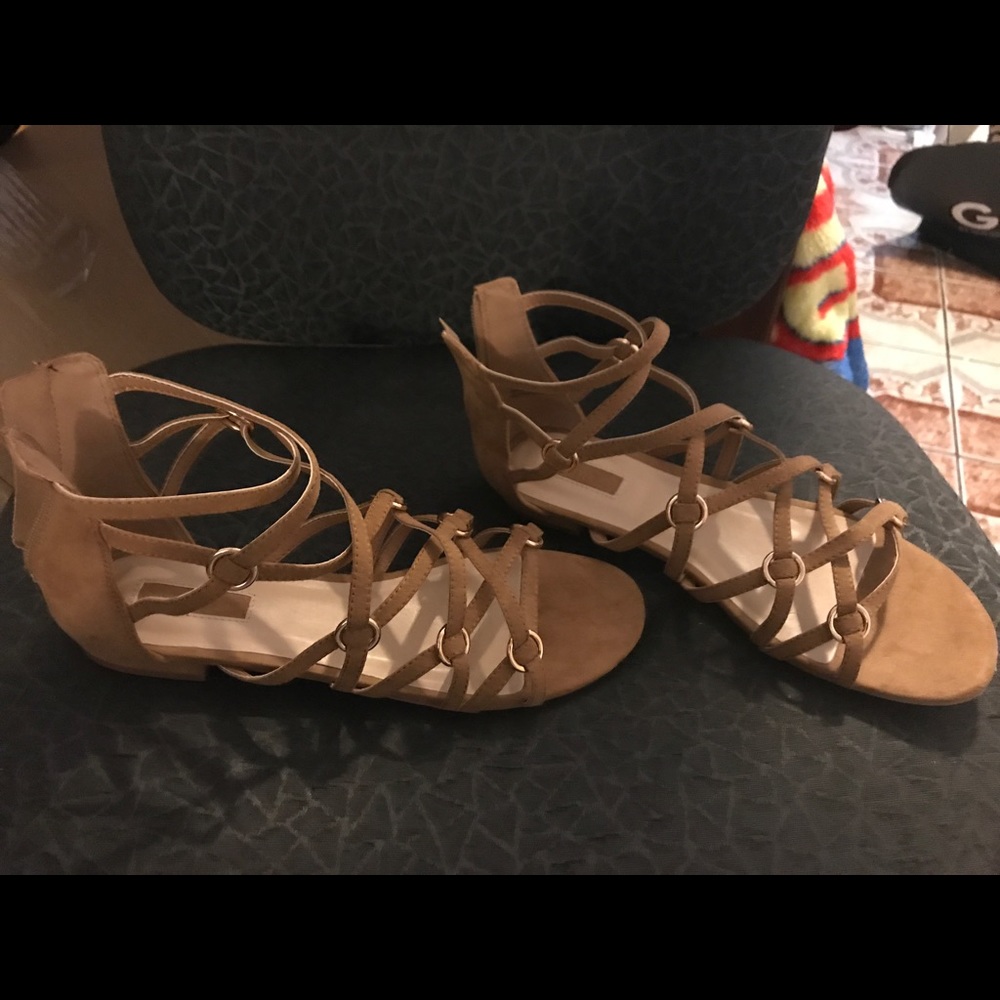 Sandals - Picture 3 of 4
