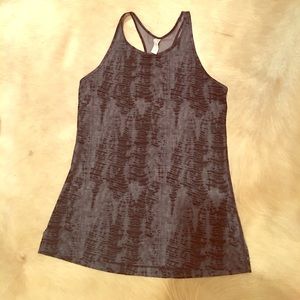 Under Armour black tie dye workout top