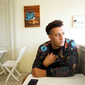 Meet your Posher, Blake