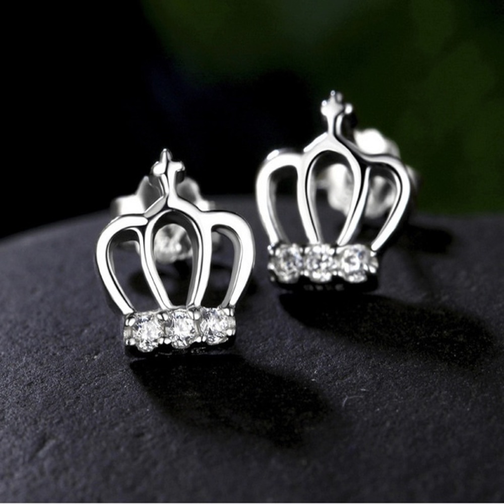 Small crown earrings