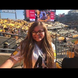 Meet your Posher, Alexus