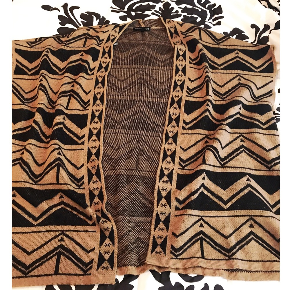 Adorable Aztec Cardigan! - Picture 2 of 5