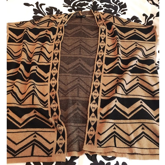 Adorable Aztec Cardigan! - Picture 2 of 5