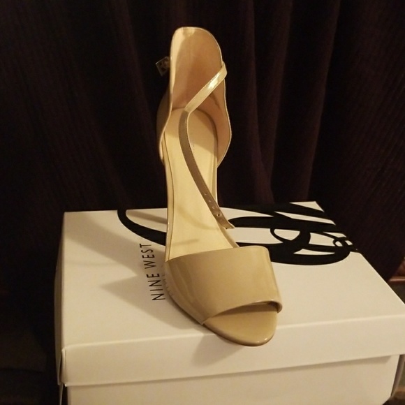 Shoes - Picture 2 of 3