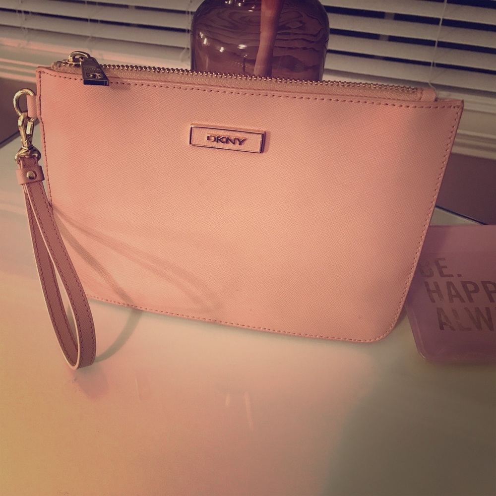 DKNY LIGHT PINK WRISTLET