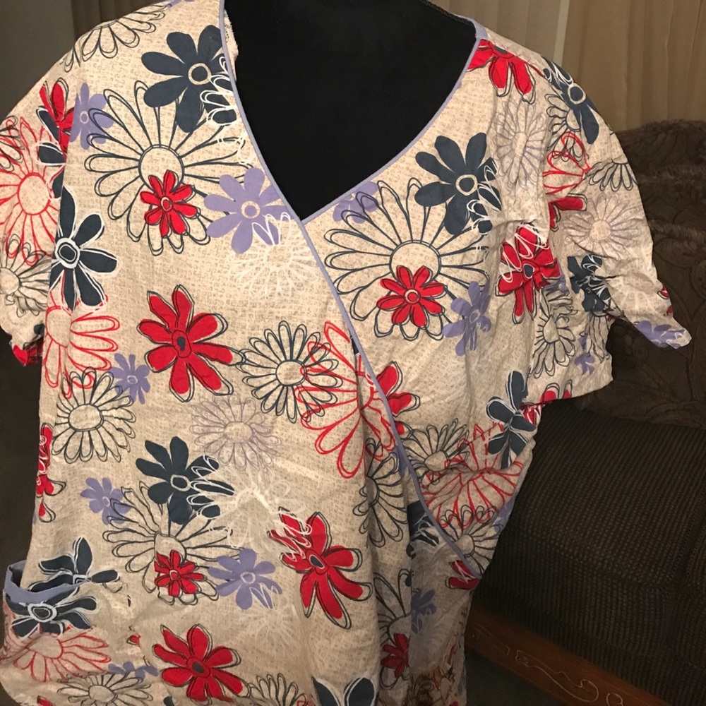 Scrub top