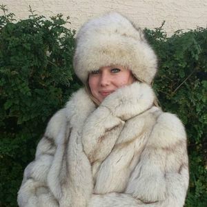 Meet your Posher, Dee