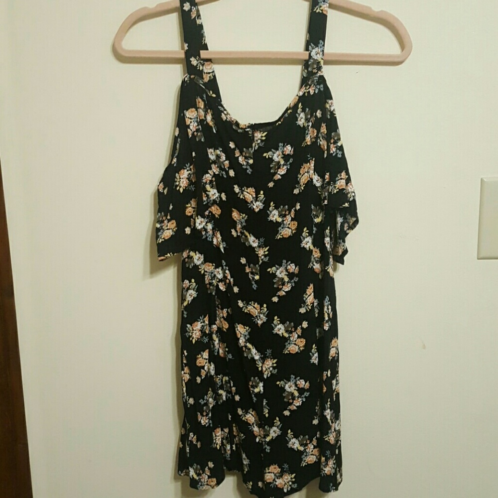 Romper - Picture 2 of 6