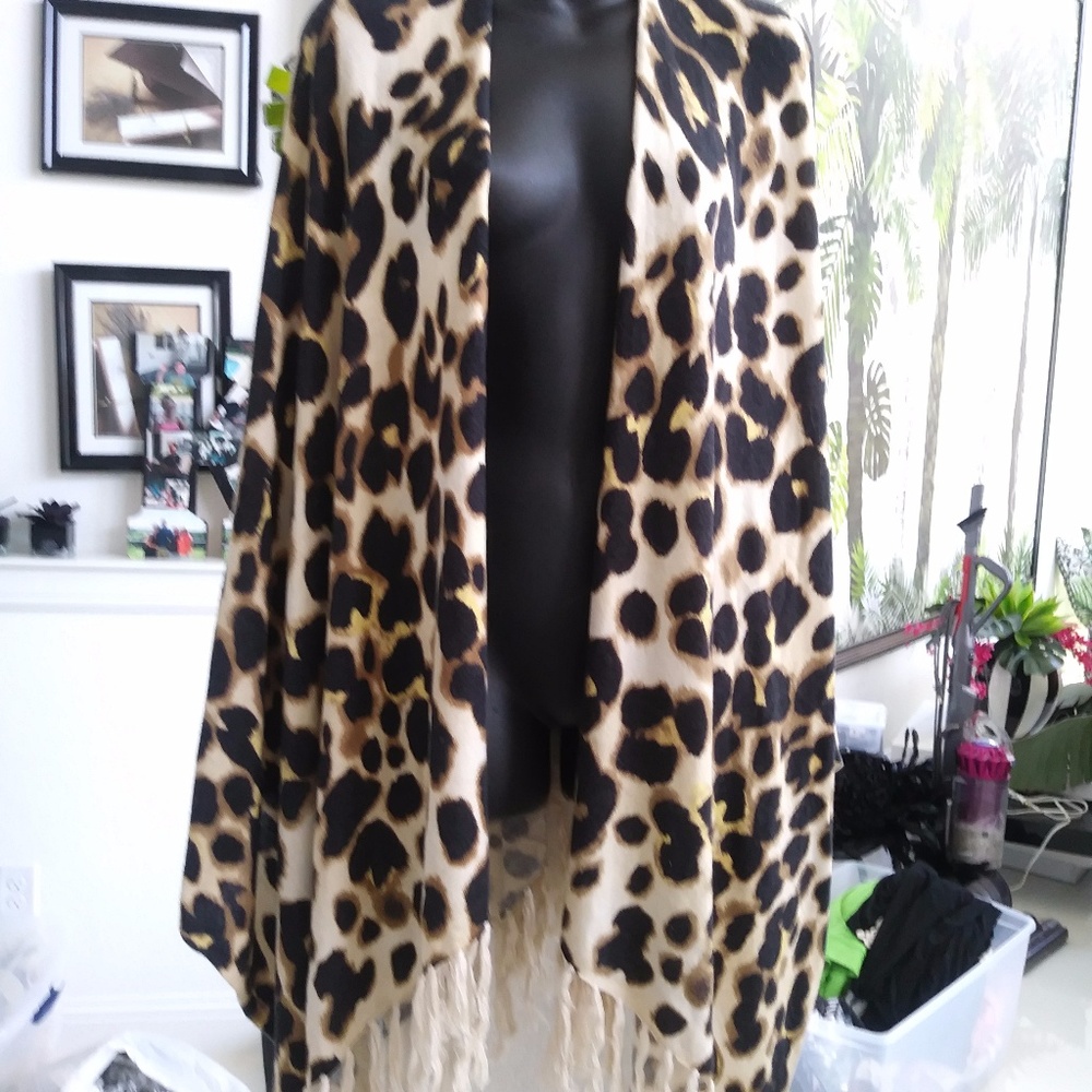 ****SOLD****SOLD** PONCHO FRINGE SWEATER CAPE NWOT