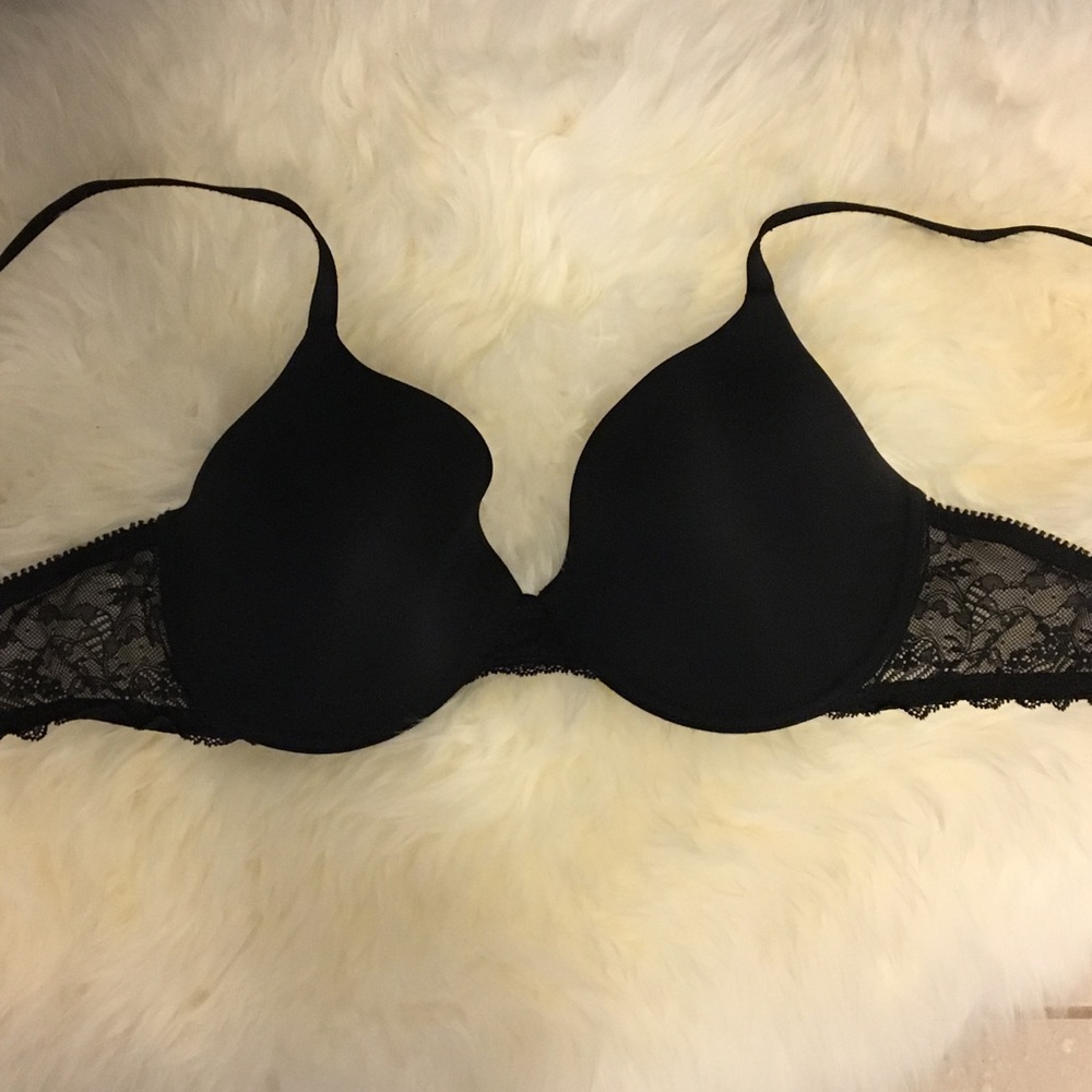 Black lace bra
