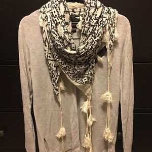 Black and white scarf