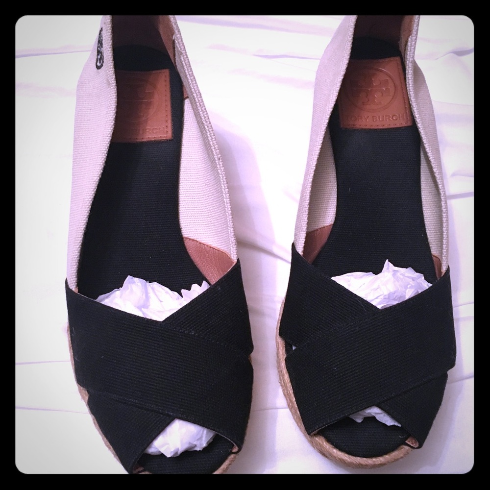 Tory Burch Natural & Black wedge