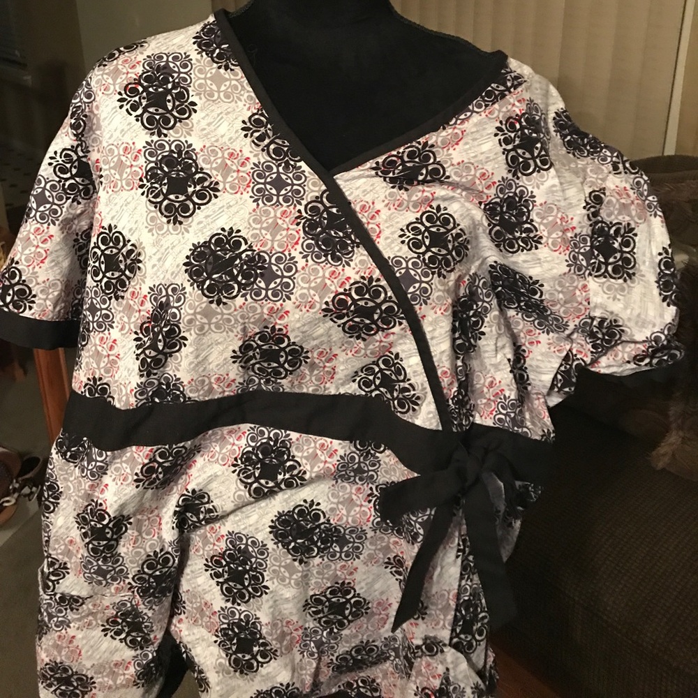 Scrub top