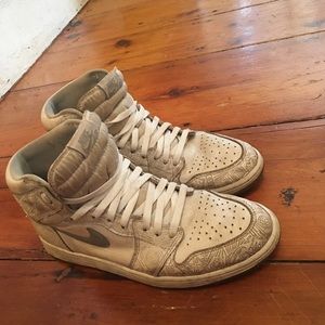 Steal: bundle of 5 pairs of authentic Jordan's