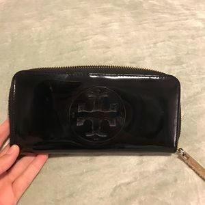 Black patent leather Tory Burch wallet