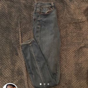 UO SLIM HIGH WASTED JEANS