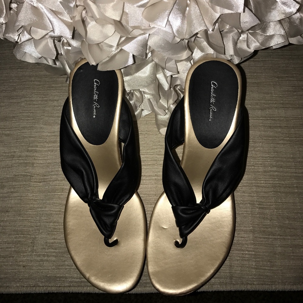 Black strap flip wedges