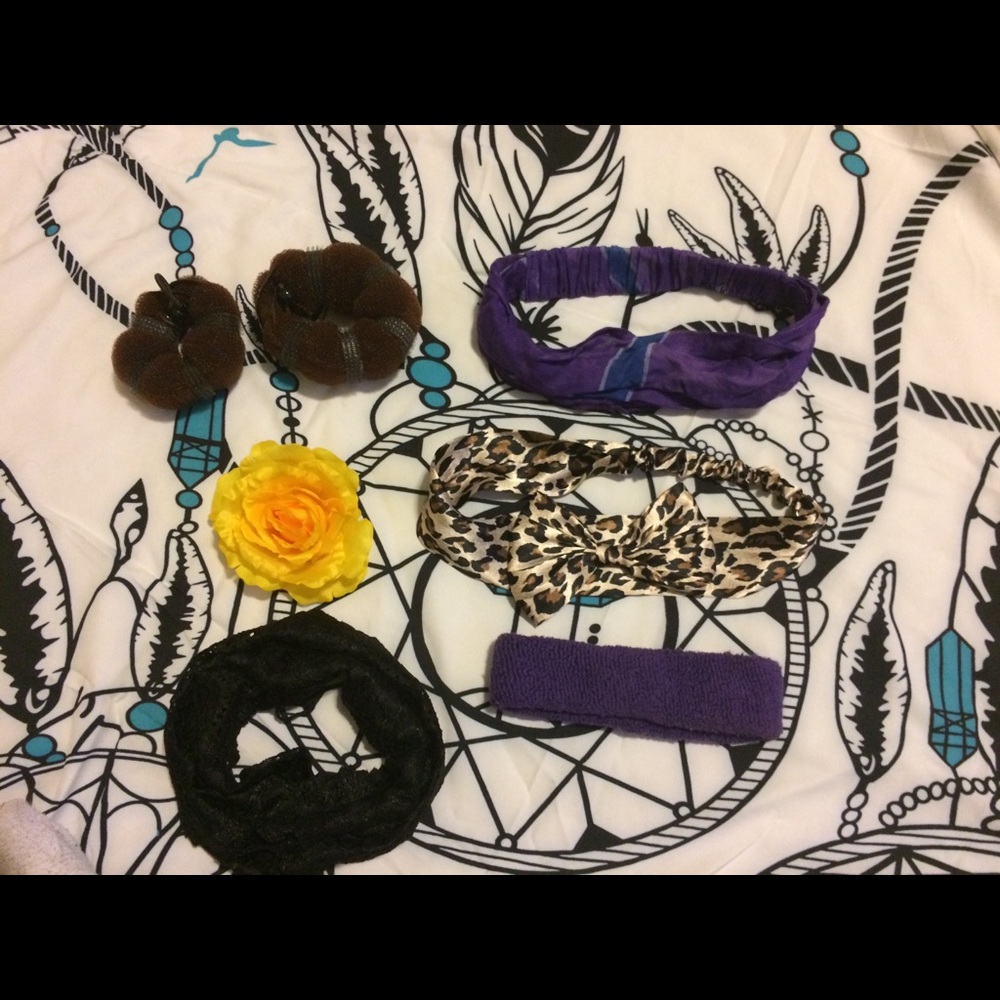 FREE WITH ANY PURCHASE Hair accessories