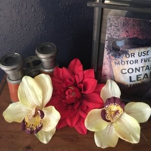 Flower hair clips