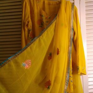 Bollywood salwar Kameez.