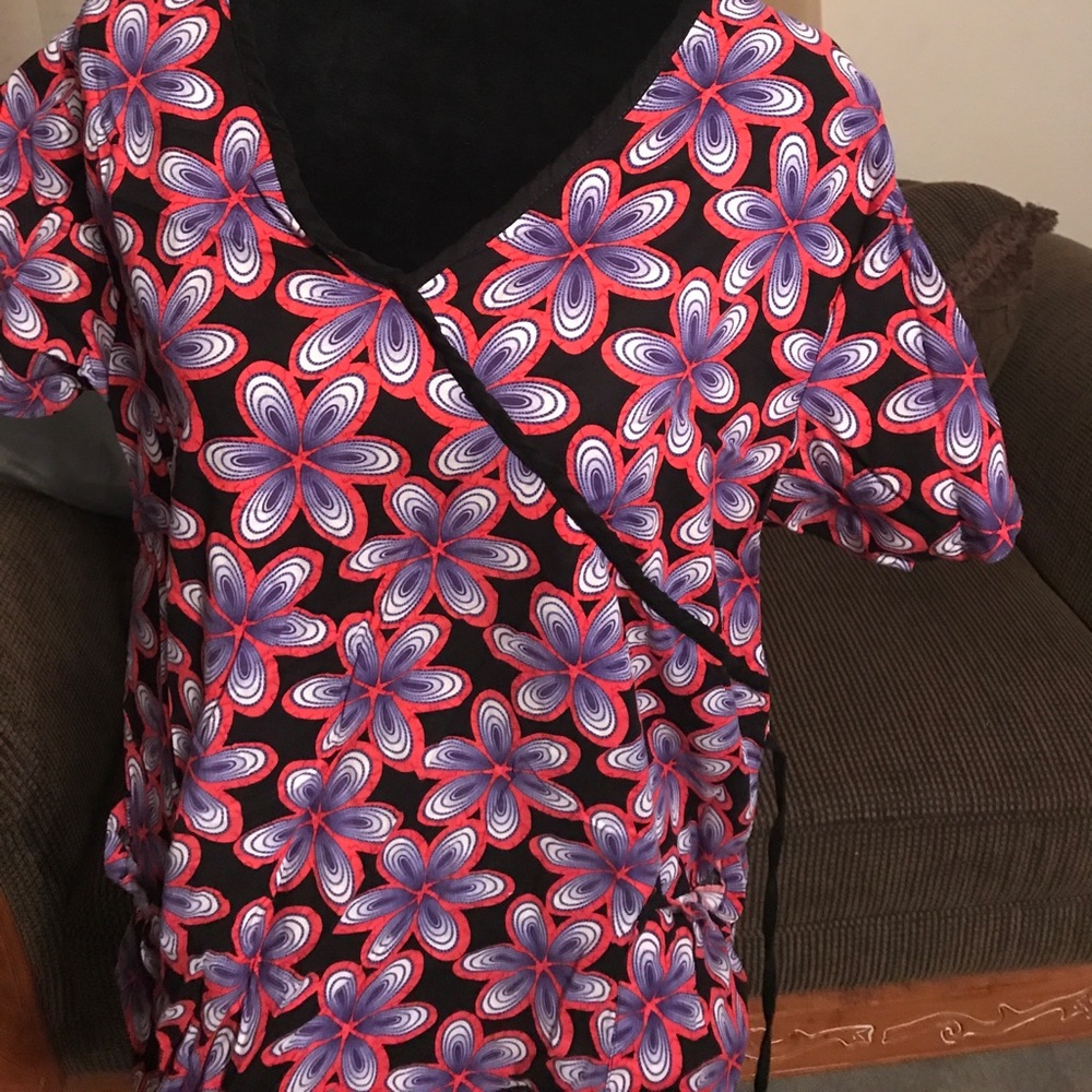 Scrub top