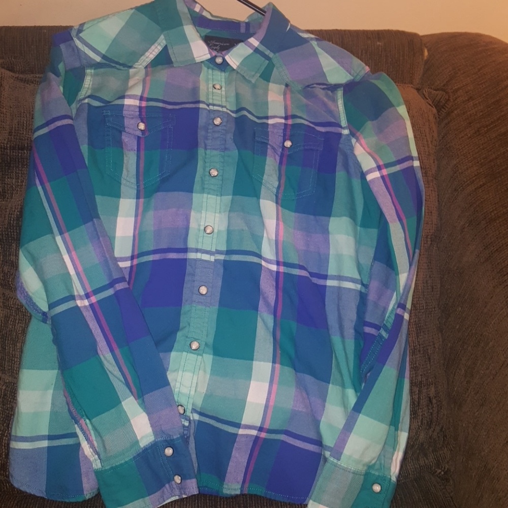 Cute plaid shirt!