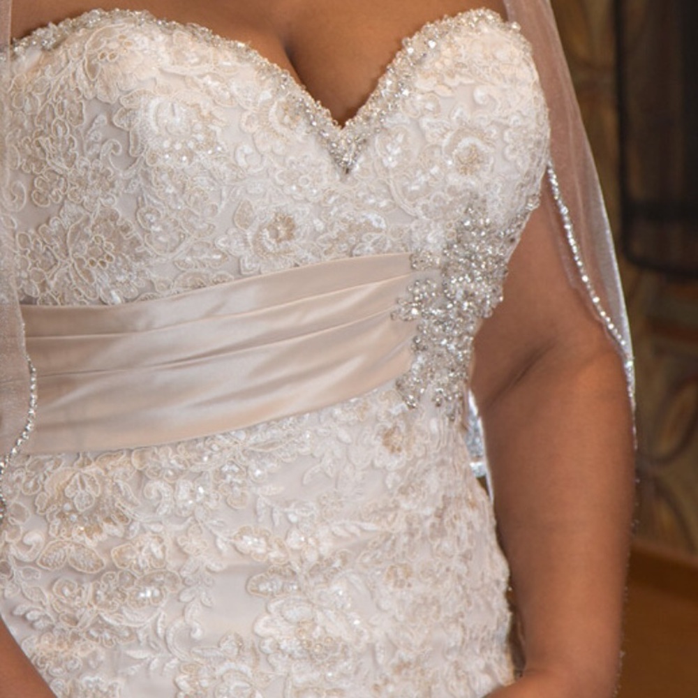 Beautiful Mori Lee Wedding Gown style #1903 - Picture 3 of 7