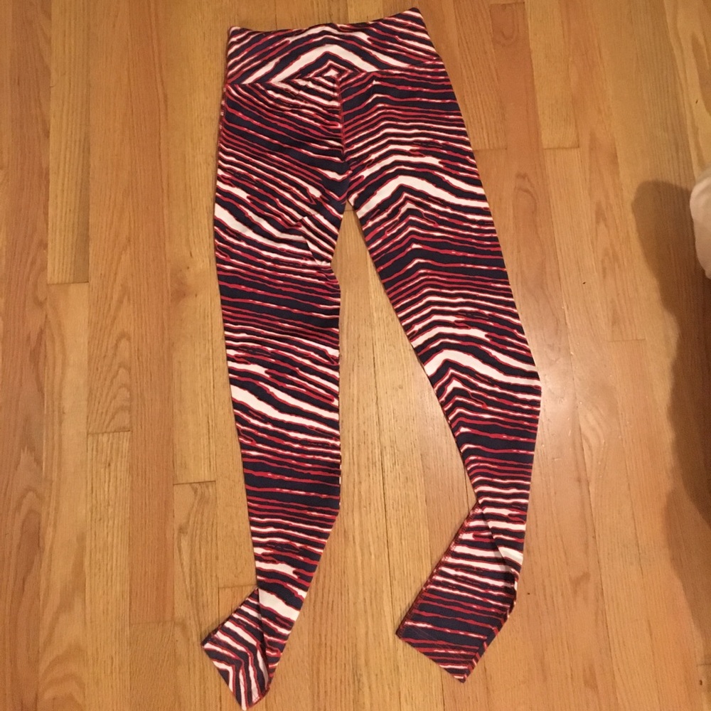 Cubs colored Zubaz leggings