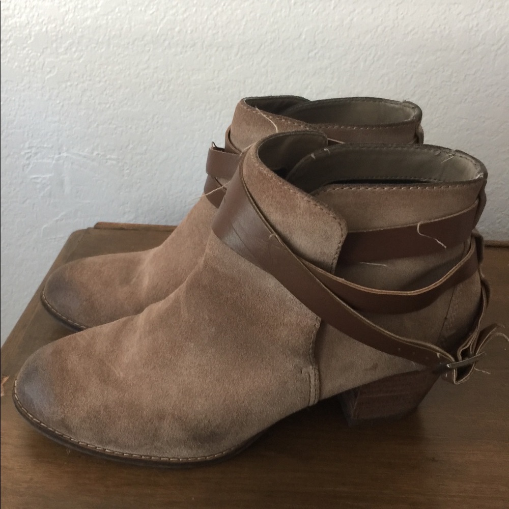 Ankle boots 8.5