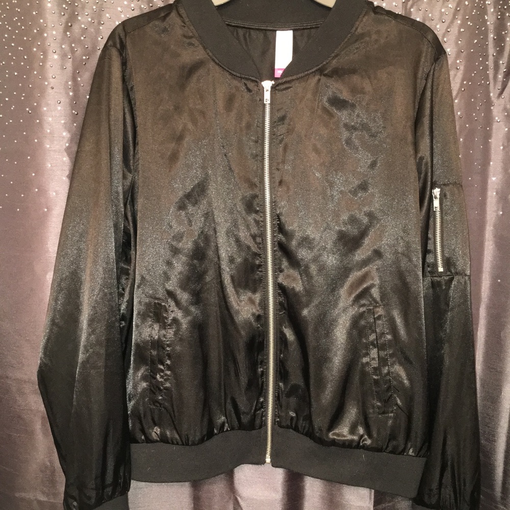 LIGHTWEIGHT SATIN BOMBER JACKET
