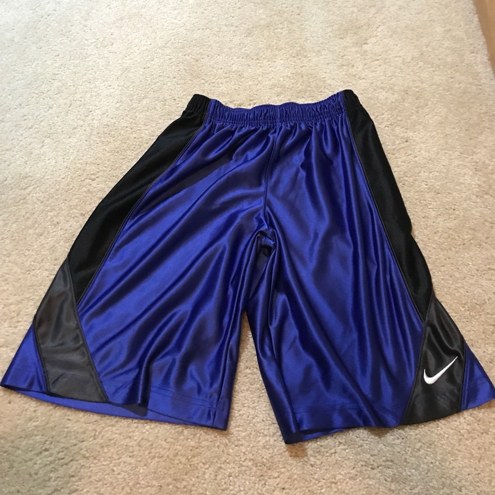 🔌🔥 Nike athletic shorts