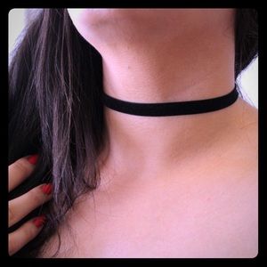 Velvet Classic Black Choker