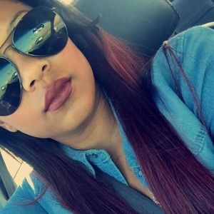 Meet your Posher, Riesha